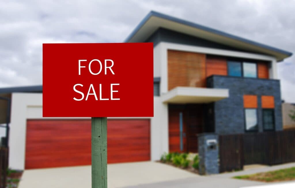 How to Handle a Landlord Selling the Property: Tenant Options and Rights